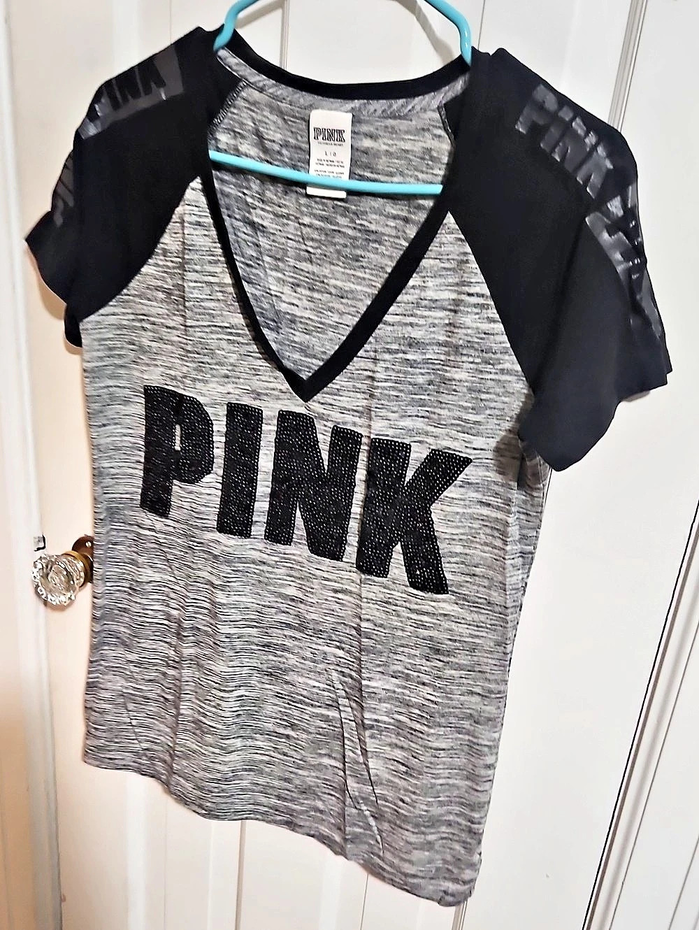 Victoria's Secret PINK Short Sleeve Logo Tee in Gray & Black Size Large Like New
